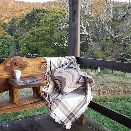 Rustic Hut Bush Retreat Bed & Breakfast Penguin Exterior photo
